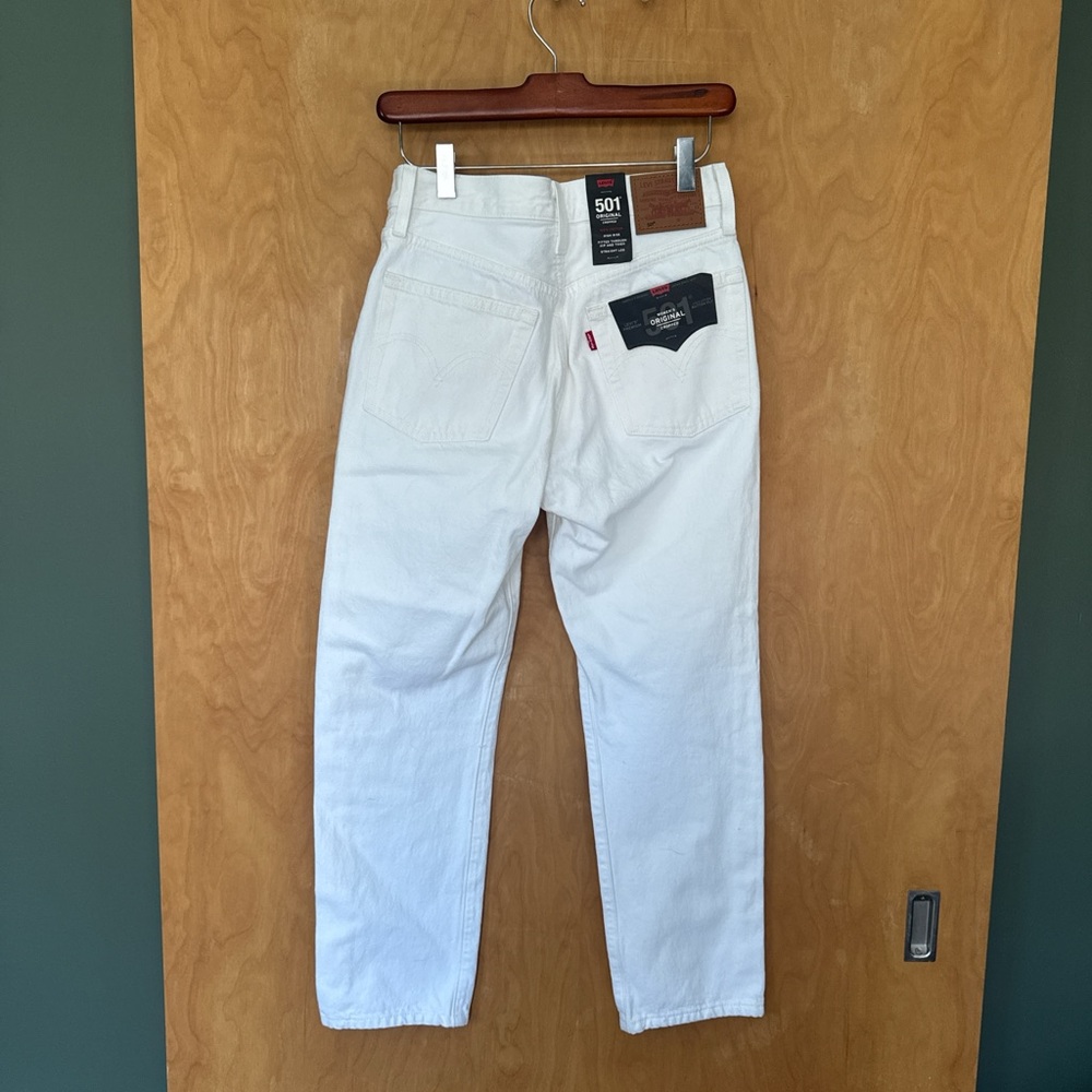 Levi's Women's cropped premium 501 Jeans - Picture 5 of 7